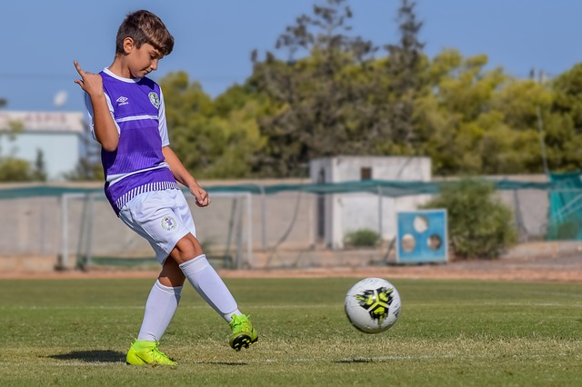 而足球无疑 而足球无疑